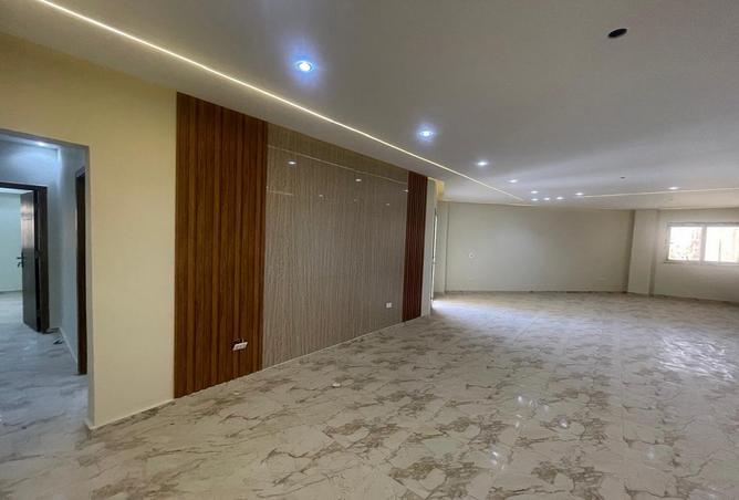 8083038 - Property Image 2