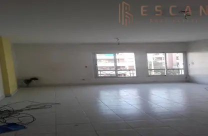 شقة - 2 غرف نوم - 1 حمام للبيع في شارع ام كلثوم - الرحاب المرحلة الثالثة - الرحاب - مدينة القاهرة الجديدة - القاهرة