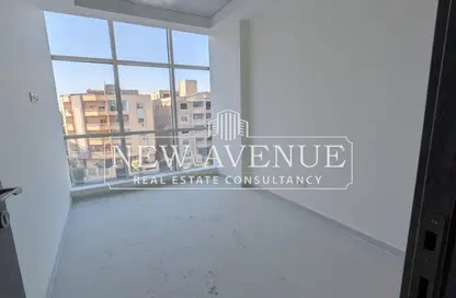 عيادة - استوديو - 1 حمام للبيع في مجمع أوزون الطبي - النرجس - مدينة القاهرة الجديدة - القاهرة