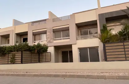 تاون هاوس - 3 غرف نوم - 3 حمامات للبيع في مول هايد بارك بيزنس - شارع التسعين الجنوبي - التجمع الخامس - مدينة القاهرة الجديدة - القاهرة