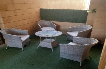 Apartment - 3 Bedrooms - 2 Bathrooms for sale in Ganoob El Acadimia - New Cairo City - Cairo