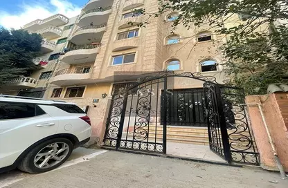 Whole Building - Studio for sale in Adel Al Bahnasawi St. - 2nd District - 6 October City - Giza