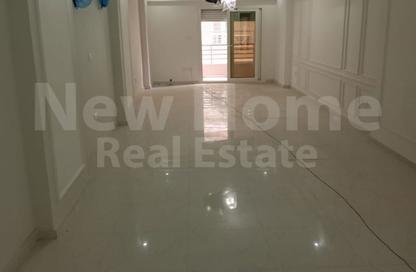 Apartment - 3 Bedrooms - 2 Bathrooms for sale in Ahmed Basha Turk St. - Fleming - Hay Sharq - Alexandria
