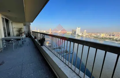 شقة - 4 غرف نوم - 5 حمامات للبيع في شارع النيل - الدقي - الجيزة