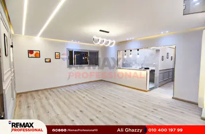 شقة - 3 غرف نوم - 2 حمامات للبيع في شارع ابو العرب - ميامي - حي اول المنتزة - الاسكندرية