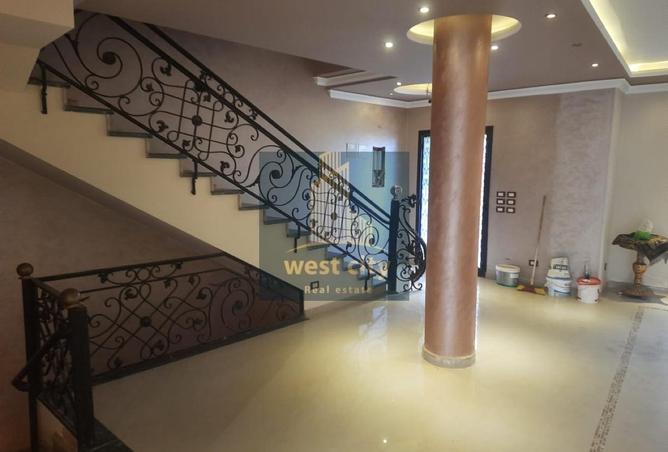 8093679 - Property Image 2