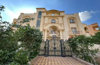 Villa for sale in 8th Neighborhood - 3rd District East - Shorouk City - Cairo