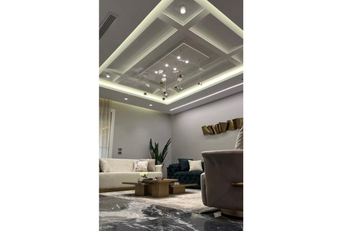 8041553 - Property Image 2