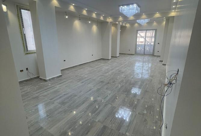 8266928 - Property Main Image