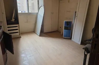 شقة - 6 غرف نوم - 5 حمامات للبيع في شارع المساحه - الدقي - الجيزة