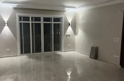 Apartment - 2 Bedrooms - 2 Bathrooms for sale in Hyde Park - 5th Settlement Compounds - The 5th Settlement - New Cairo City - Cairo