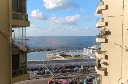 شقة - 6 غرف نوم - 2 حمامات للبيع في شارع رشدي - رشدي - حي شرق - الاسكندرية