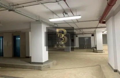 محل - استوديو - 2 حمامات للبيع في شارع ال ٩٠ الجنوبي - شارع التسعين الجنوبي - التجمع الخامس - مدينة القاهرة الجديدة - القاهرة
