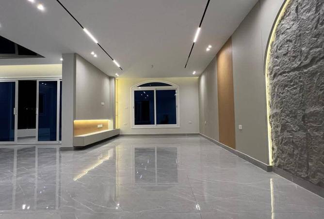 8023418 - Property Image 2