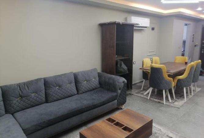 8180700 - Property Image 3