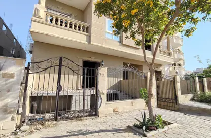 شقة - 2 غرف نوم - 2 حمامات للبيع في المجاورة الثانية - المنطقة السابعة - مدينة الشروق - القاهرة