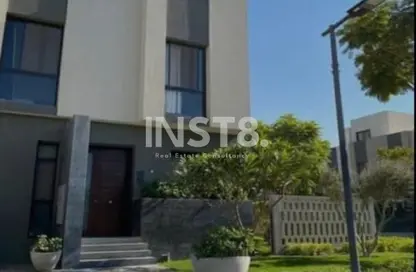 منزل مزدوج - 4 غرف نوم - 5 حمامات للبيع في كمبوند البروج - كمبوندات الشروق - مدينة الشروق - القاهرة