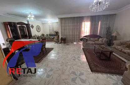 Apartment - 3 Bedrooms - 2 Bathrooms for sale in Omar Lotfy St. - Al Hadiqah Al Dawliyah - 7th District - Nasr City - Cairo
