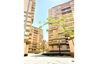 Apartment - 3 Bedrooms - 2 Bathrooms for sale in Al Wahat Road - 6 October City - Giza