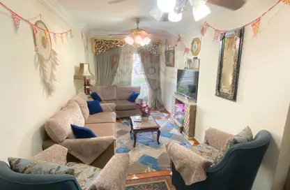 شقة - 3 غرف نوم - 1 حمام للبيع في شارع قنال المحمودية البحرى - محرم بك - حي وسط - الاسكندرية