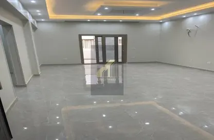 شقة - 2 غرف نوم - 2 حمامات للبيع في جاليريا  مون فالى - المستثمرين الجنوبية - مدينة القاهرة الجديدة - القاهرة