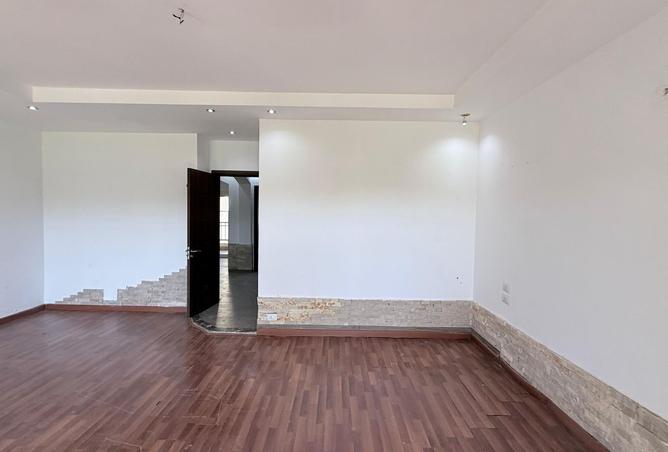 8070518 - Property Image 3