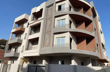 Apartment - 3 Bedrooms - 2 Bathrooms for sale in Bait Alwatan - The 5th Settlement - New Cairo City - Cairo