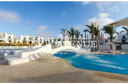 Chalet - 2 Bedrooms - 2 Bathrooms for sale in Mountain View - Ras Al Hekma - North Coast