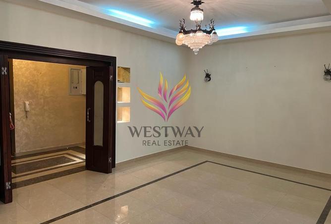 8018011 - Property Image 2