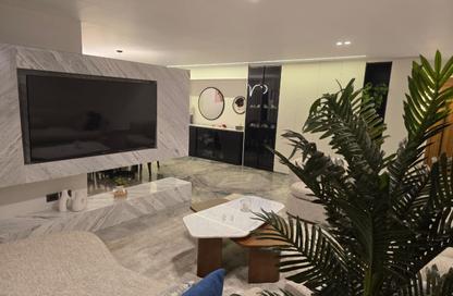 Apartment - 3 Bedrooms - 3 Bathrooms for sale in Al Horeya St. - Almazah - Heliopolis - Masr El Gedida - Cairo