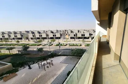 شقة - 2 غرف نوم - 2 حمامات للايجار في كمبوند البروج - كمبوندات الشروق - مدينة الشروق - القاهرة