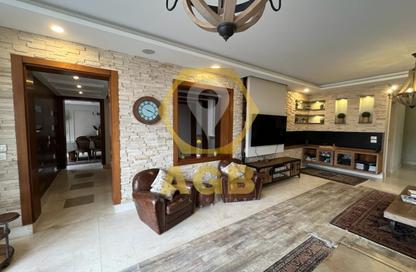 دوبلكس - 5 غرف نوم - 7 حمامات للبيع في شارع الكوثر - المهندسين - الجيزة