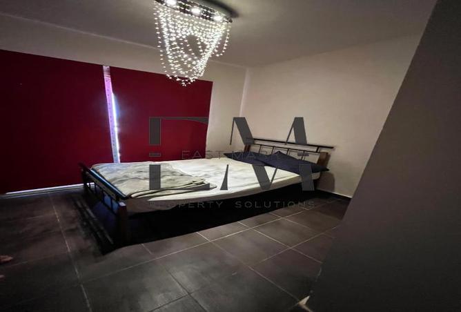 8233300 - Property Image 2