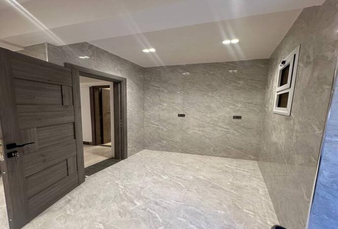 8325308 - Property Image 2