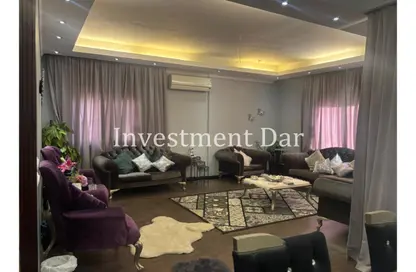 Apartment - 3 Bedrooms - 3 Bathrooms for sale in Okba Ibn Nafaa St. - Al Narges 6 - Al Narges - New Cairo City - Cairo