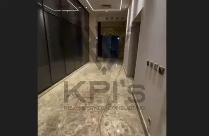 بناية كاملة - استوديو - 1 حمام للبيع في شارع مجمع البنوك - شارع التسعين الجنوبي - التجمع الخامس - مدينة القاهرة الجديدة - القاهرة