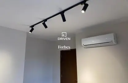 Apartment - 3 Bedrooms - 3 Bathrooms for sale in Park Side Residence - Zed Towers - Sheikh Zayed Compounds - Sheikh Zayed City - Giza