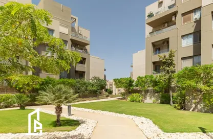 Apartment - 2 Bedrooms - 2 Bathrooms for sale in Palm Hills Village Gate - South Investors Area - New Cairo City - Cairo