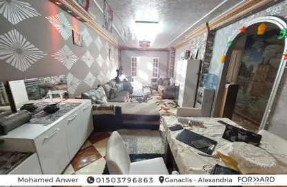 Apartment - 3 Bedrooms - 1 Bathroom for sale in Omar Al Mokhtar St. - Janaklees - Hay Sharq - Alexandria