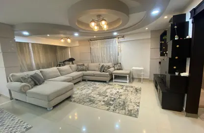 شقة - 3 غرف نوم - 2 حمامات للايجار في مدينة نصر - القاهرة