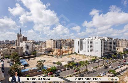 Apartment - 3 Bedrooms - 2 Bathrooms for sale in Mohamed Fawzy Moaz St. - Smouha - Hay Sharq - Alexandria