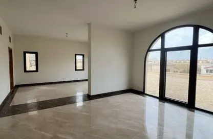 فيلا - 4 غرف نوم - 4 حمامات للبيع في ليفانا - اب تاون كايرو - المقطم - القاهرة