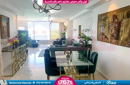 شقة - 3 غرف نوم - 2 حمامات للبيع في كامب شيزار - حي وسط - الاسكندرية