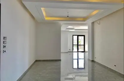 شقة - 3 غرف نوم - 4 حمامات للبيع في ذا كورت ياردز - كمبوندات الشيخ زايد - الشيخ زايد - الجيزة