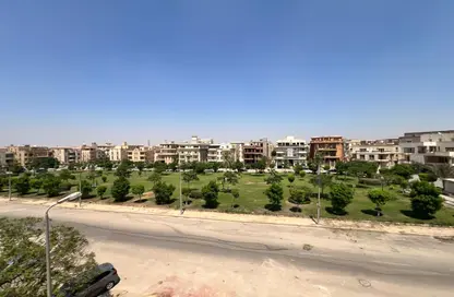 Apartment - 3 Bedrooms - 2 Bathrooms for sale in Area B - Ganoob El Acadimia - New Cairo City - Cairo