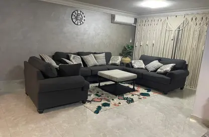 Apartment - 3 Bedrooms - 2 Bathrooms for sale in 6th Zone - Nasr City - Cairo