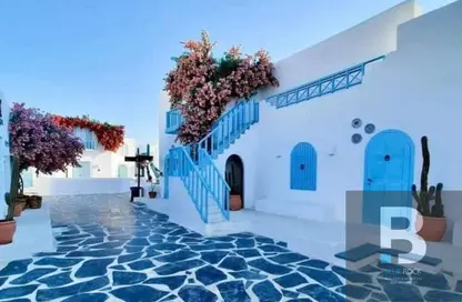 Chalet - 3 Bedrooms - 3 Bathrooms for rent in Mountain View - Ras Al Hekma - North Coast