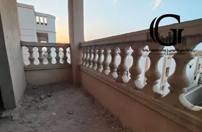 شقة - 3 غرف نوم - 2 حمامات للبيع في المجاورة الثالثة - الحي الثالث شرق - مدينة الشروق - القاهرة
