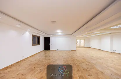 شقة - 3 غرف نوم - 3 حمامات للبيع في شارع توت عنخ امون - سموحة - حي شرق - الاسكندرية