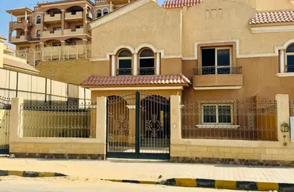 Villa - 6 Bedrooms - 4 Bathrooms for sale in Al Khamayel city - Sheikh Zayed Compounds - Sheikh Zayed City - Giza